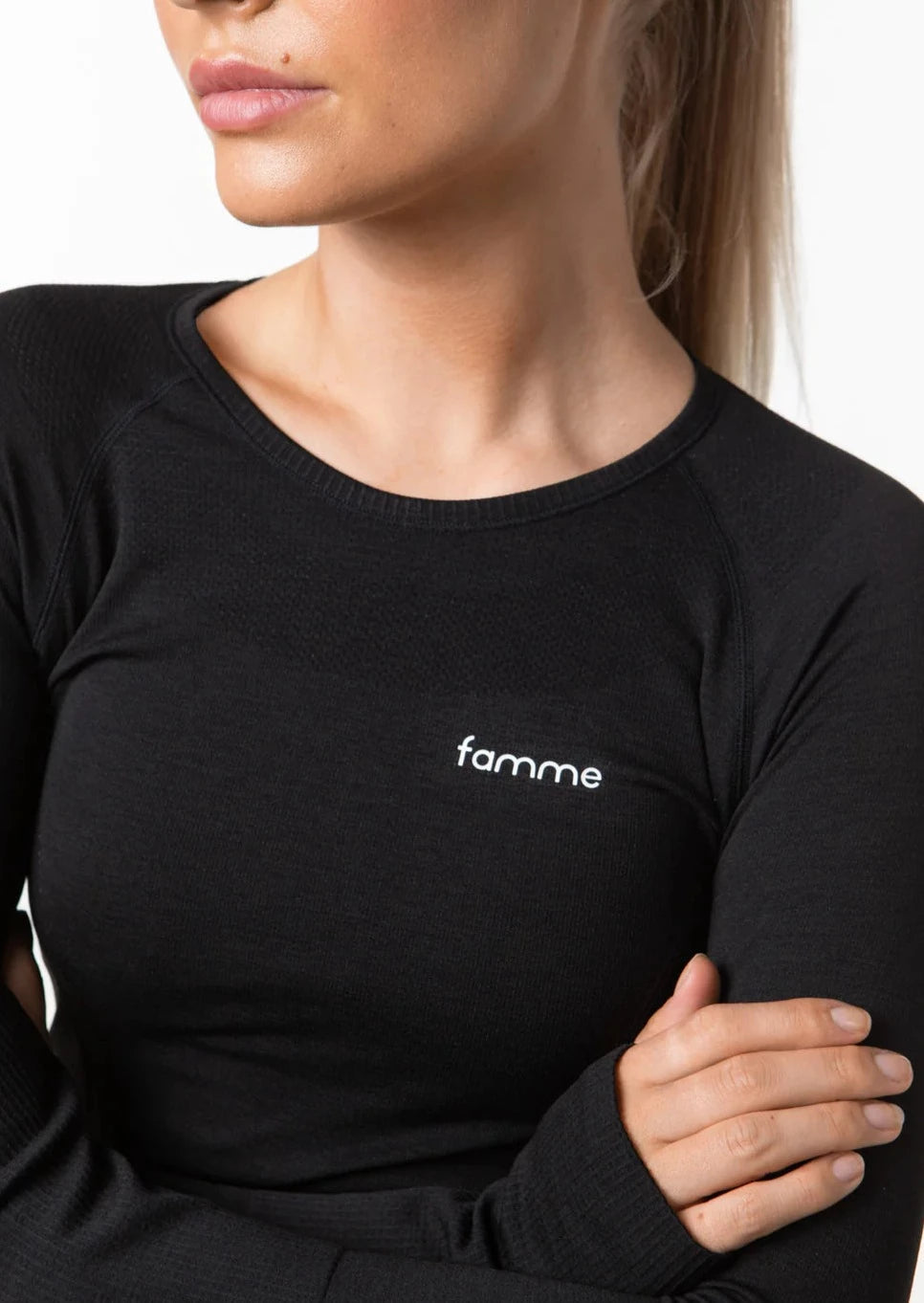Tech LS T-Shirt - Black - for kvinde - FAMME - Trøjer
